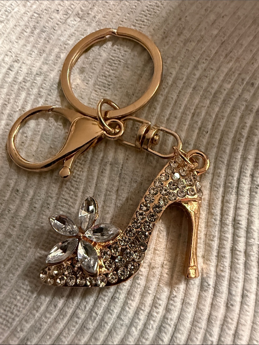 🌻Gold Crystal High Heel Keychain Charm - Women's Accessory BAG CHARM.🌻